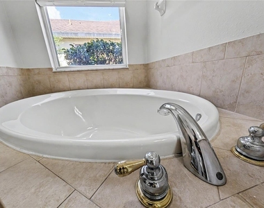 4414 67th Avenue Circle E - Photo Thumbnail 12