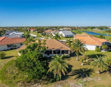 13 Seaward Circle - Photo Thumbnail 3