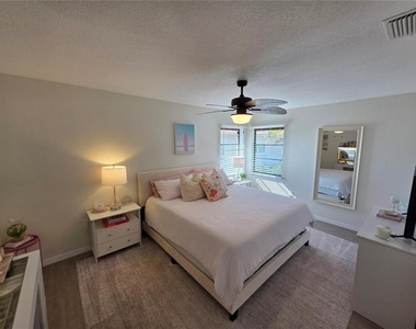 13 Seaward Circle - Photo Thumbnail 7