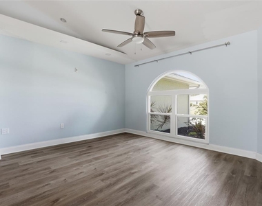 5207 86th Street Court W - Photo Thumbnail 7