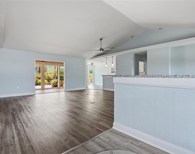 5207 86th Street Court W - Photo Thumbnail 4