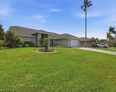 5207 86th Street Court W - Photo Thumbnail 3