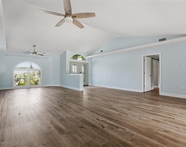 5207 86th Street Court W - Photo Thumbnail 6