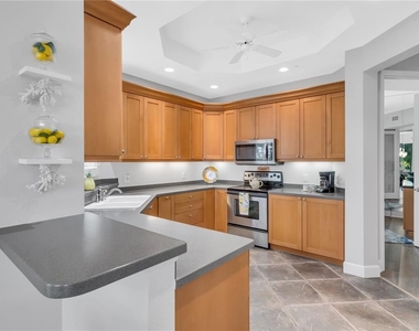 5204 Bouchard Circle - Photo Thumbnail 9
