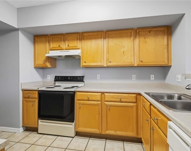 3005 Chianti Court - Photo Thumbnail 9
