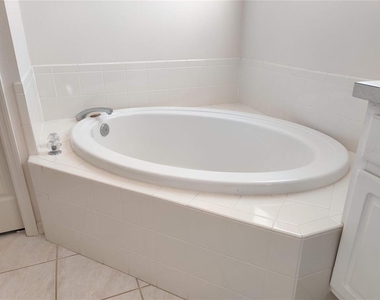 4469 Edinbridge Circle - Photo Thumbnail 12