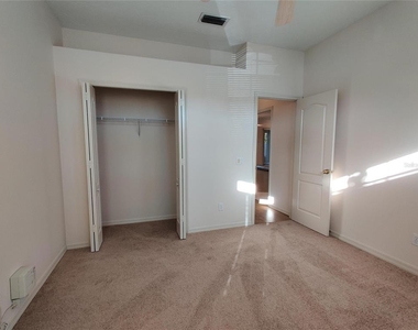 4469 Edinbridge Circle - Photo Thumbnail 15