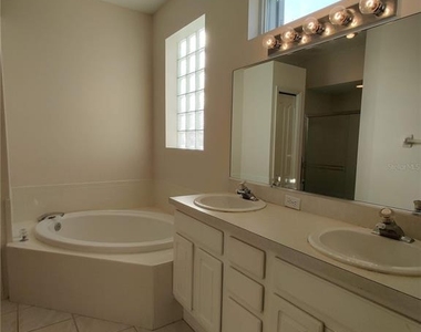 4469 Edinbridge Circle - Photo Thumbnail 10