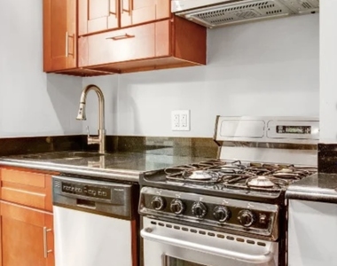West 53rd Street - Photo Thumbnail 6