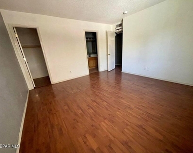 3033 Tierra Humeda Drive - Photo Thumbnail 9