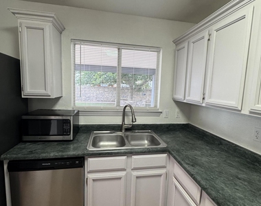 3033 Tierra Humeda Drive - Photo Thumbnail 6