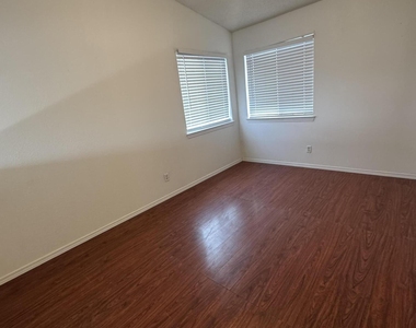 3033 Tierra Humeda Drive - Photo Thumbnail 30
