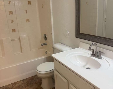 3033 Tierra Humeda Drive - Photo Thumbnail 18