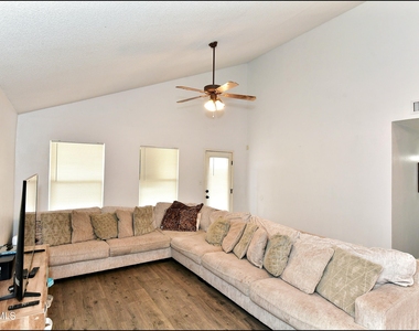 10937 Northview Drive - Photo Thumbnail 20