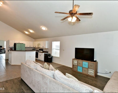 10937 Northview Drive - Photo Thumbnail 22
