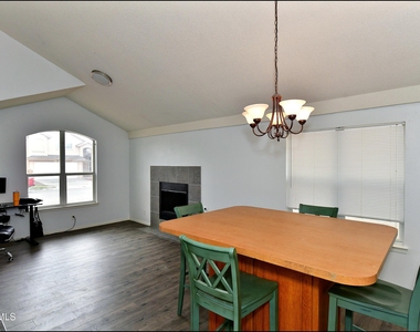 10937 Northview Drive - Photo Thumbnail 9