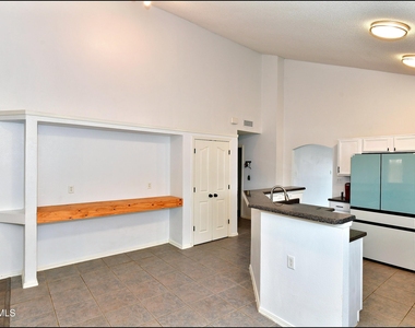 10937 Northview Drive - Photo Thumbnail 19