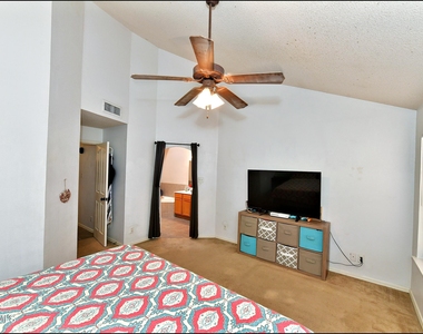 10937 Northview Drive - Photo Thumbnail 24