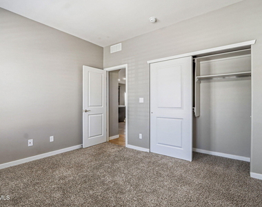 2025 William Caples Street - Photo Thumbnail 16