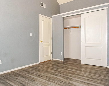 12107 Valley Quail Drive - Photo Thumbnail 16