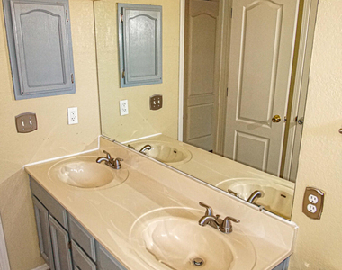 12107 Valley Quail Drive - Photo Thumbnail 11