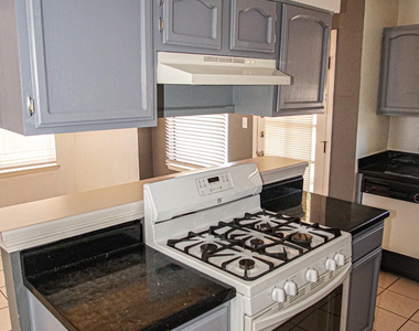 12107 Valley Quail Drive - Photo Thumbnail 7