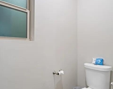 930 Bicknor Place - Photo Thumbnail 29