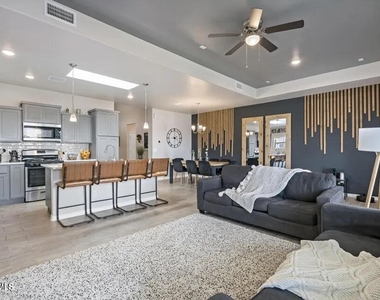930 Bicknor Place - Photo Thumbnail 8