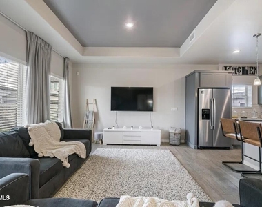930 Bicknor Place - Photo Thumbnail 3