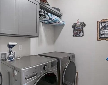 930 Bicknor Place - Photo Thumbnail 16