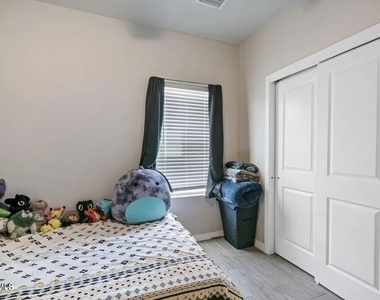 930 Bicknor Place - Photo Thumbnail 19