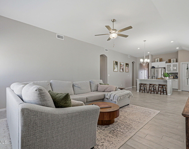 13977 Margaret Ponce Avenue - Photo Thumbnail 7