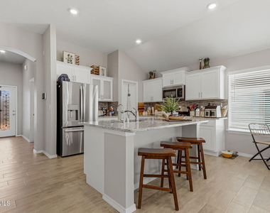 13977 Margaret Ponce Avenue - Photo Thumbnail 6