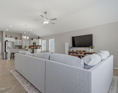 13977 Margaret Ponce Avenue - Photo Thumbnail 9