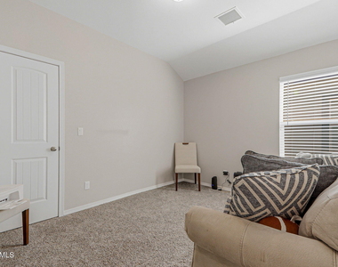 13977 Margaret Ponce Avenue - Photo Thumbnail 10