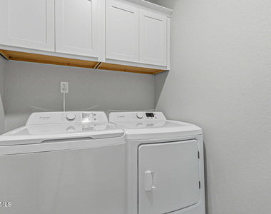 13977 Margaret Ponce Avenue - Photo Thumbnail 15