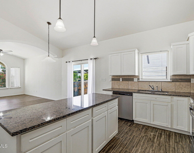 13659 Everingham Street - Photo Thumbnail 10