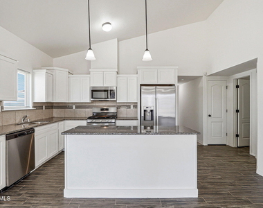 13659 Everingham Street - Photo Thumbnail 7