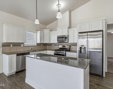 13659 Everingham Street - Photo Thumbnail 8