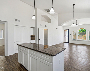 13659 Everingham Street - Photo Thumbnail 11