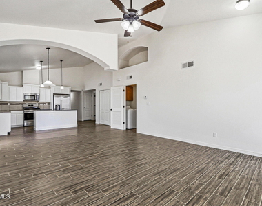 13659 Everingham Street - Photo Thumbnail 4