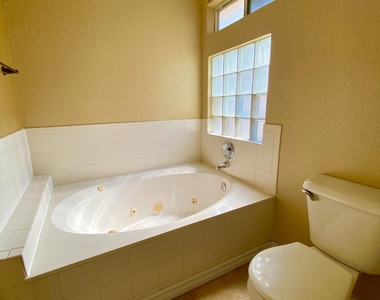 12521 Crystal Ridge Street - Photo Thumbnail 26