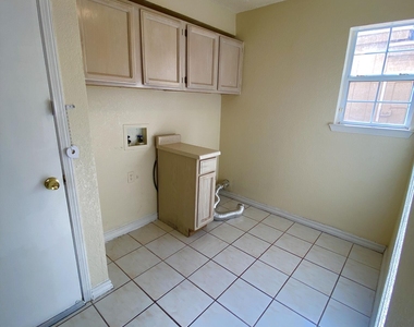 12521 Crystal Ridge Street - Photo Thumbnail 16