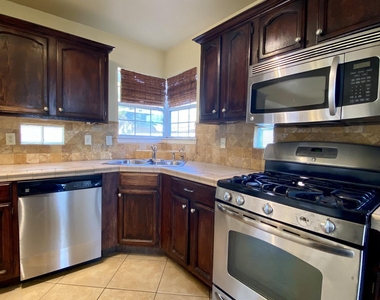 12521 Crystal Ridge Street - Photo Thumbnail 9