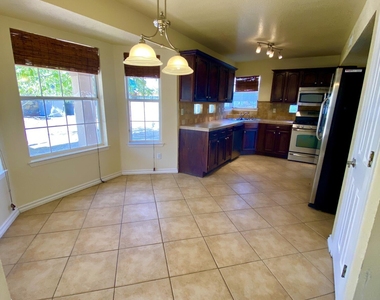 12521 Crystal Ridge Street - Photo Thumbnail 6