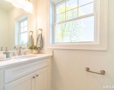 1154 Poquonnock Road - Photo Thumbnail 8