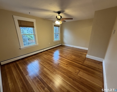 285 Hillside Avenue - Photo Thumbnail 6