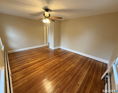 285 Hillside Avenue - Photo Thumbnail 5