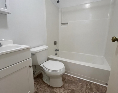 6-8 Hyatt Avenue - Photo Thumbnail 2