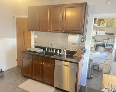 59 Morehouse Street - Photo Thumbnail 12